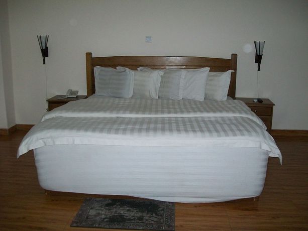 Imagen de la habitación del Hotel Ampomaah. Foto 8