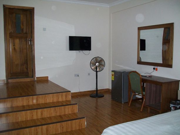 Imagen de la habitación del Hotel Ampomaah. Foto 12