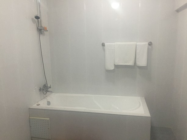 Imagen de la habitación del Hotel Ampomaah. Foto 14