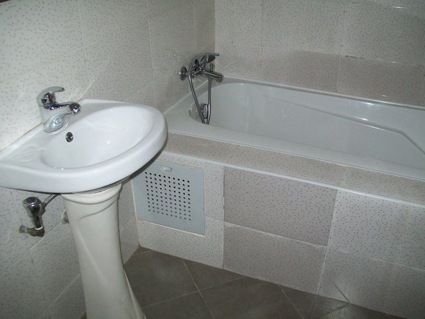 Imagen de la habitación del Hotel Ampomaah. Foto 18