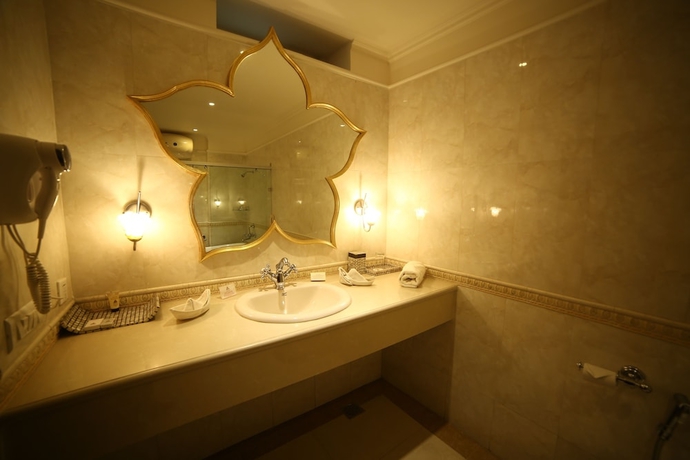 Imagen de la habitación del Hotel Amritara Suryauday Haveli. Foto 14