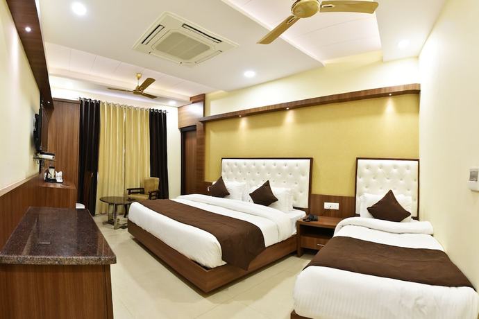 Imagen de la habitación del Hotel Amritsar International. Foto 6