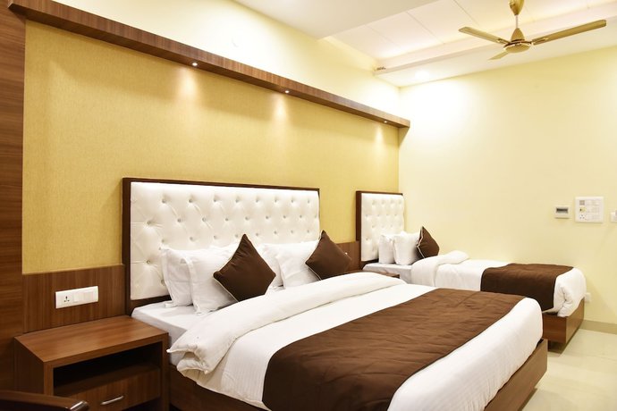 Imagen de la habitación del Hotel Amritsar International. Foto 12