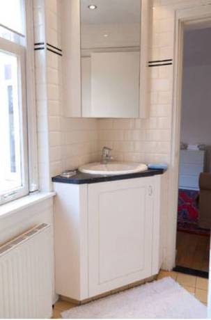 Imagen de la habitación del Hotel Amsterdam Central. Foto 4