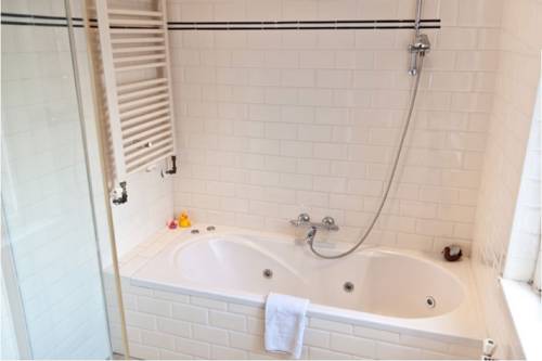 Imagen de la habitación del Hotel Amsterdam Central. Foto 6