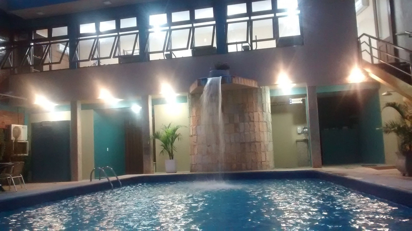 Imagen de la piscina del Hotel Amuarama. Foto 13