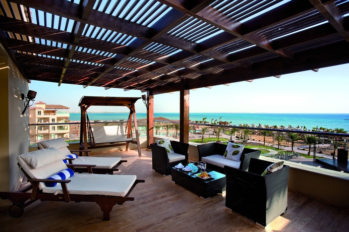 Imagen de los exteriores del Hotel Amwaj Beach Club Abu Soma. Foto 7
