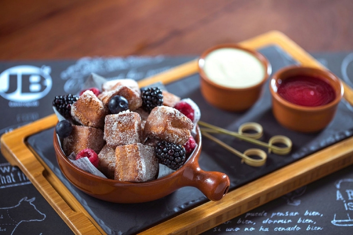 Imagen del bar/restaurante del Hotel Amwaj Rotana-Jumeirah Beach. Foto 16