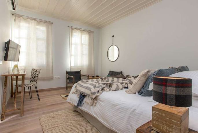 Imagen de la habitación del Hotel Amymone Suites. Foto 2