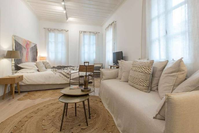 Imagen de la habitación del Hotel Amymone Suites. Foto 5