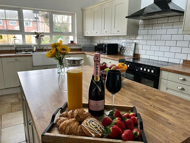 Imagen general del Hotel An Amazing Large 7-bed House in Porthcawl. Foto 15