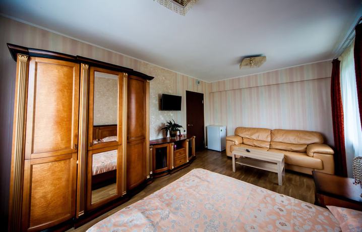 Imagen de la habitación del Hotel AnRi. Foto 5