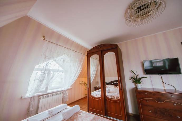 Imagen de la habitación del Hotel AnRi. Foto 6