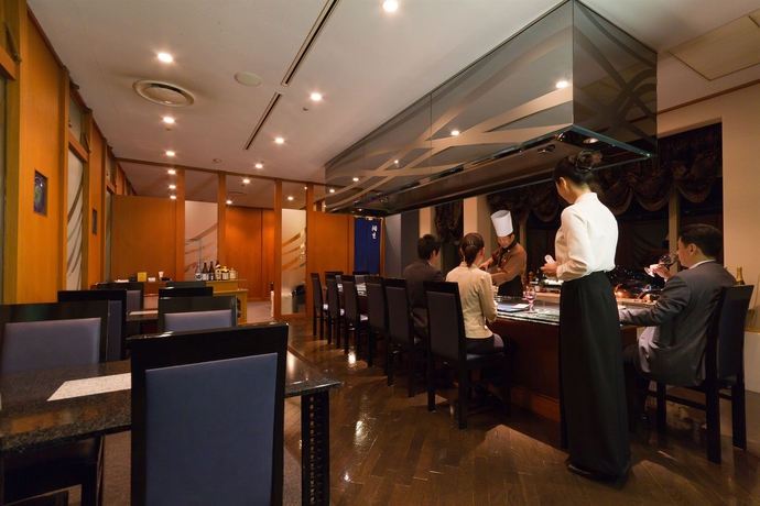 Imagen del bar/restaurante del Hotel Ana Crowne Plaza Ube, An Ihg. Foto 6