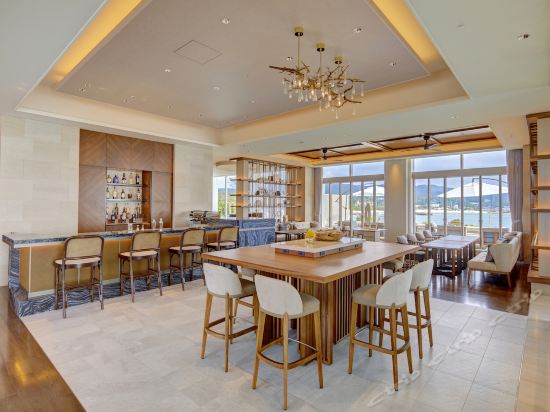 Imagen del bar/restaurante del Hotel Ana Intercontinental Manza Beach Resort, An Ihg. Foto 3