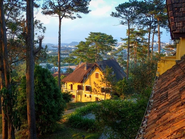 Imagen de los exteriores del Hotel Ana Mandara Villas Dalat Resort and Spa. Foto 8