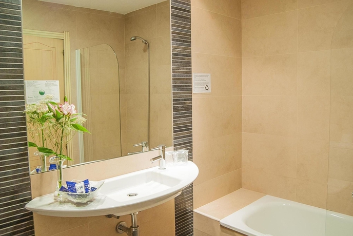 Imagen de la habitación del Hotel Ana María. Foto 7