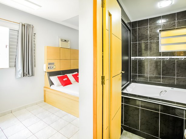 Imagen de la habitación del Hotel An&aacute;lia Franco. Foto 14