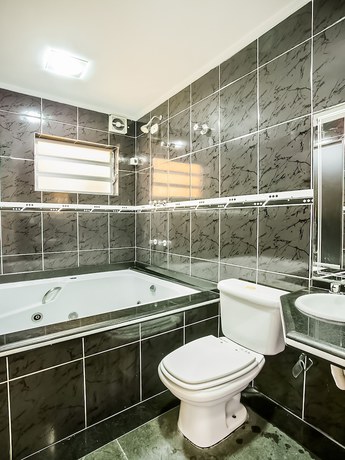Imagen de la habitación del Hotel An&aacute;lia Franco. Foto 16