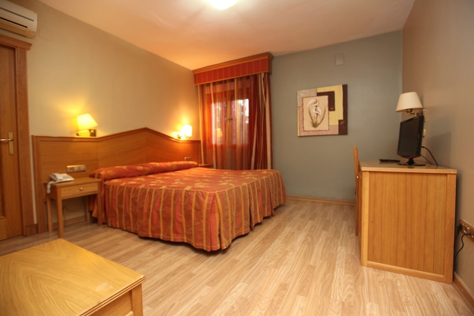 Imagen de la habitación del Hotel Anabel Baza. Foto 4