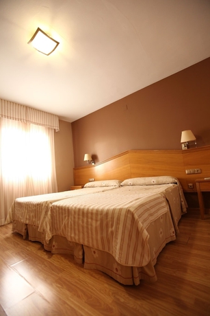 Imagen de la habitación del Hotel Anabel Baza. Foto 8