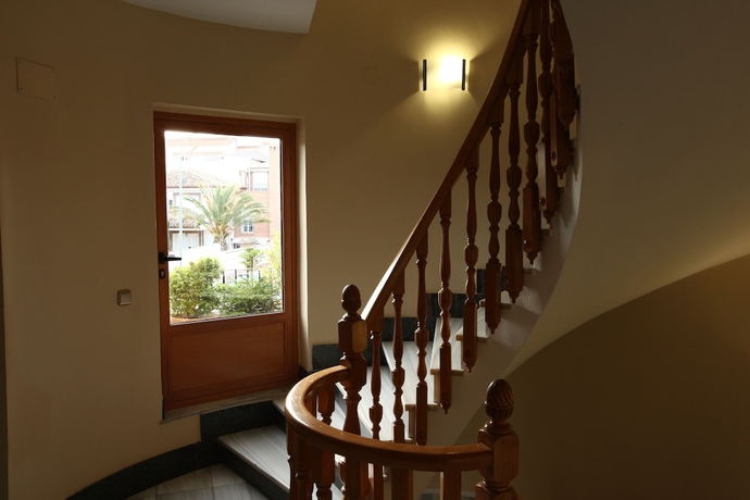 Imagen de los interiores del Hotel Anabel Baza. Foto 18