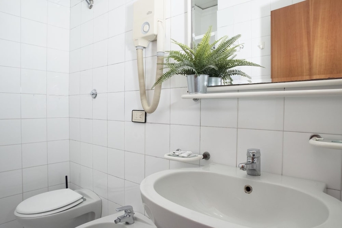 Imagen de la habitación del Hotel Anacapri, Roma. Foto 11