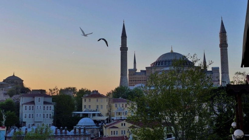 Imagen de los exteriores del Hotel Anadolu. Foto 11