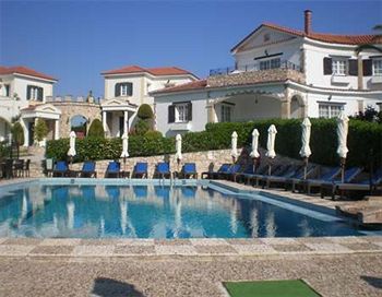 Imagen de la piscina del Hotel Anagenessis Village. Foto 8