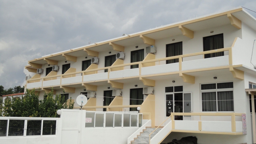 Imagen de los exteriores del Hotel Anagros. Foto 10