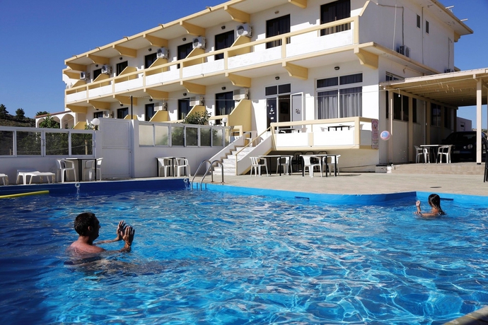 Imagen de la piscina del Hotel Anagros. Foto 16