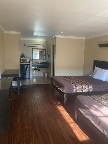 Imagen de la habitación del Hotel Anaheim Astoria Inn And Suites. Foto 3