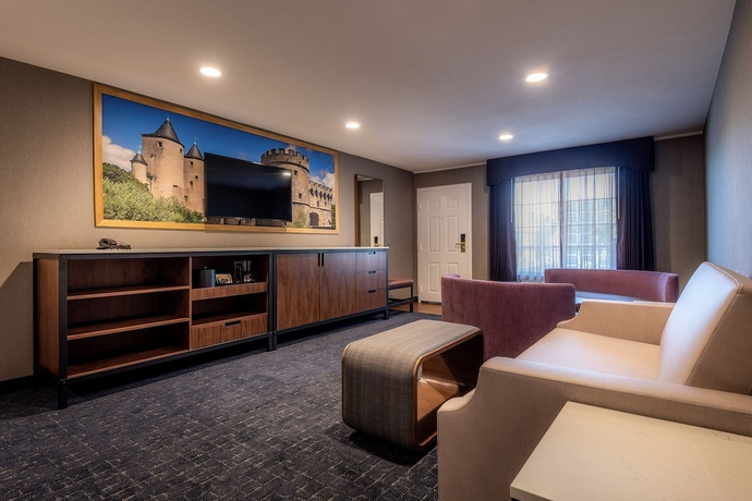 Imagen de la habitación del Hotel Anaheim Camelot Inn and Suites. Foto 3