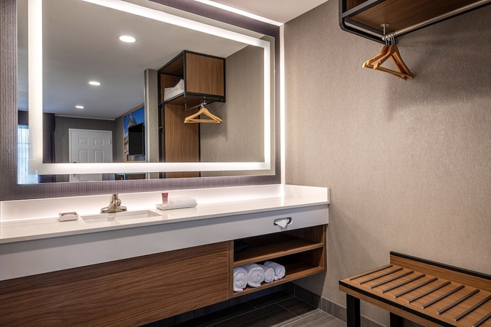 Imagen de la habitación del Hotel Anaheim Camelot Inn and Suites. Foto 5