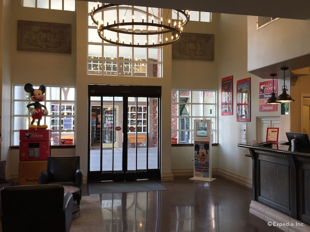 Imagen de los interiores del Hotel Anaheim Camelot Inn and Suites. Foto 14