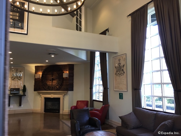 Imagen de los interiores del Hotel Anaheim Camelot Inn and Suites. Foto 15