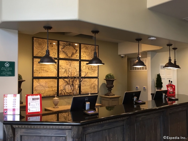 Imagen de los interiores del Hotel Anaheim Camelot Inn and Suites. Foto 17