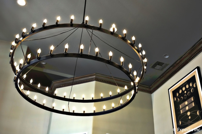 Imagen de los interiores del Hotel Anaheim Camelot Inn and Suites. Foto 18