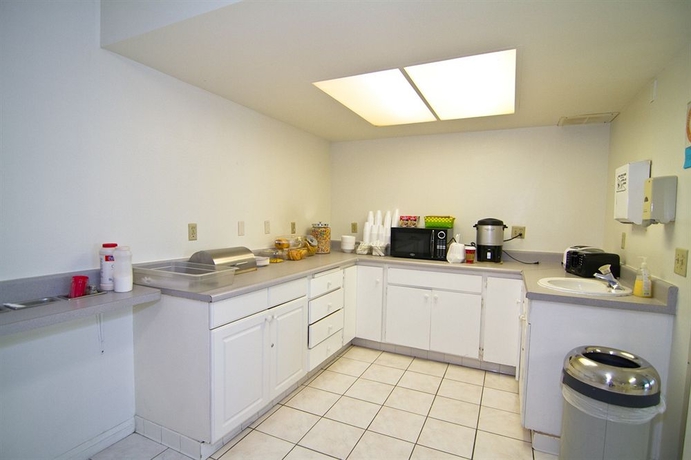 Imagen del bar/restaurante del Hotel Anaheim Carriage Inn. Foto 3