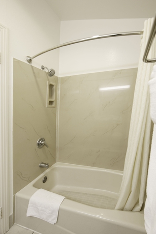 Imagen de la habitación del Hotel Anaheim Discovery Inn and Suites. Foto 6