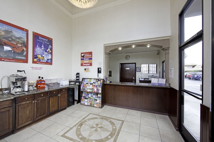 Imagen de los interiores del Hotel Anaheim Discovery Inn and Suites. Foto 15