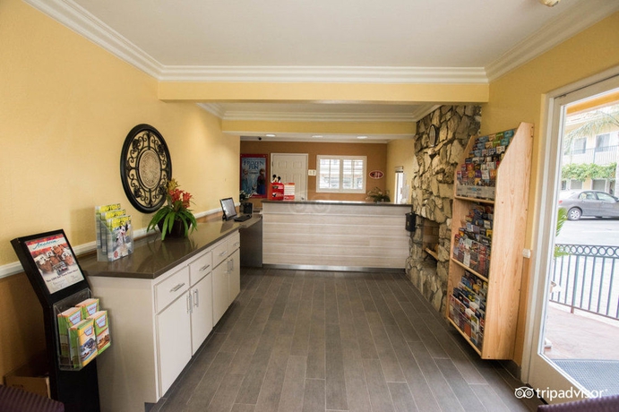 Imagen de los interiores del Hotel Anaheim Islander Inn and Suites. Foto 9