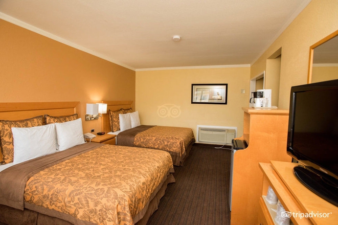 Imagen de la habitación del Hotel Anaheim Islander Inn and Suites. Foto 8