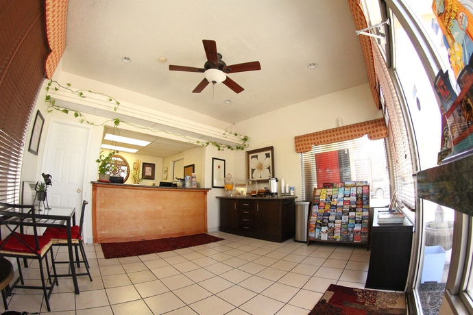 Imagen de los interiores del Hotel Anaheim Maingate Inn. Foto 13