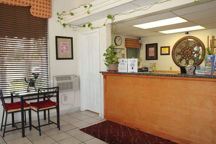 Imagen de los interiores del Hotel Anaheim Maingate Inn. Foto 15