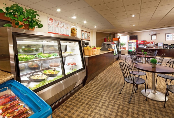 Imagen de los exteriores del Hotel Anaheim Majestic Garden. Foto 8