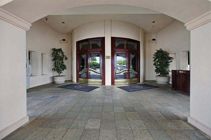 Imagen de los exteriores del Hotel Anaheim Majestic Garden. Foto 9