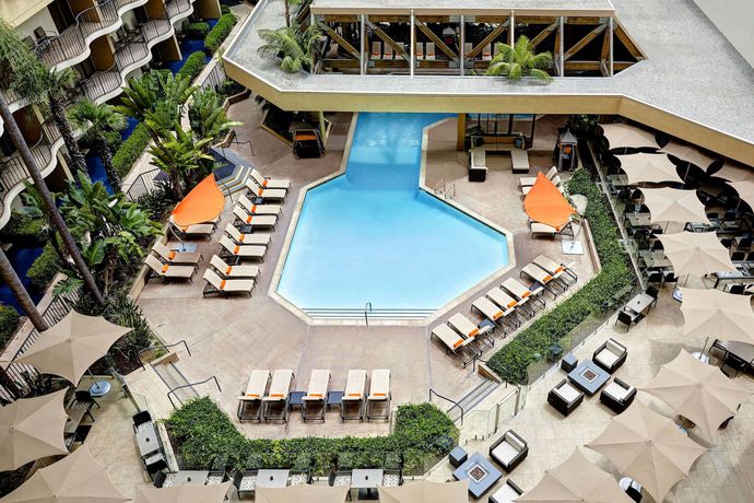 Imagen de la piscina del Hotel Anaheim Marriott. Foto 19