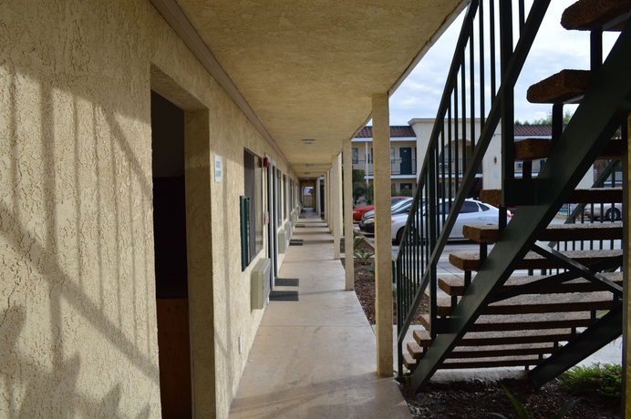 Imagen de los exteriores del Hotel Anaheim National Inn. Foto 9