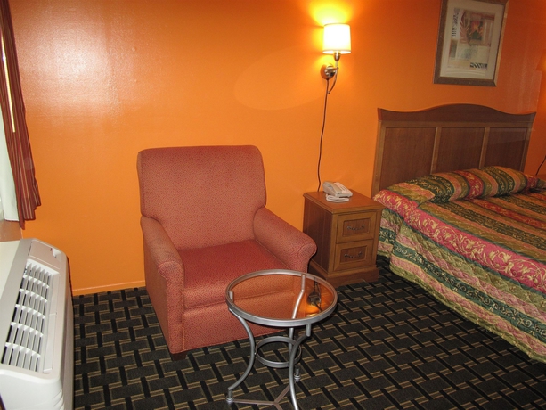 Imagen de los interiores del Hotel Anaheim National Inn. Foto 13